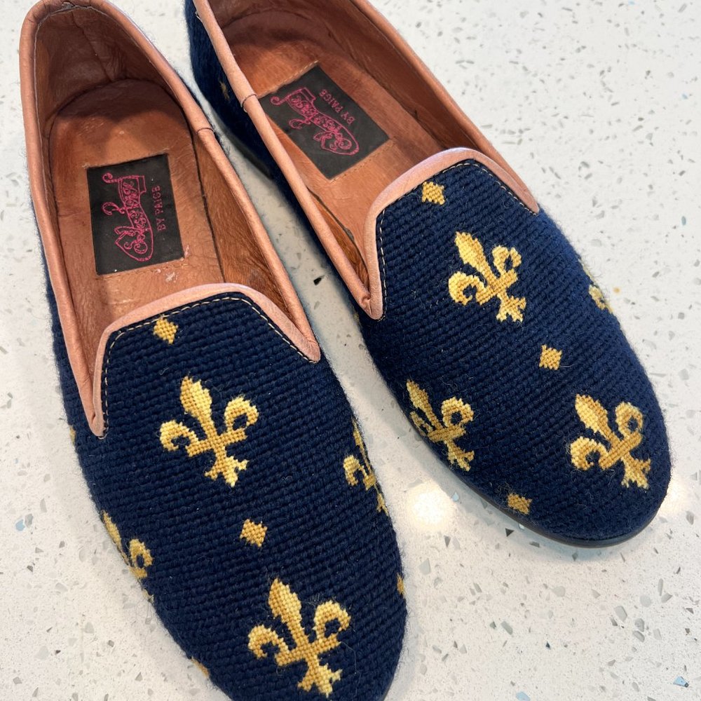 Elegant Navy and Gold Fleur-de-Lis Loafers - Picture 7 of 14